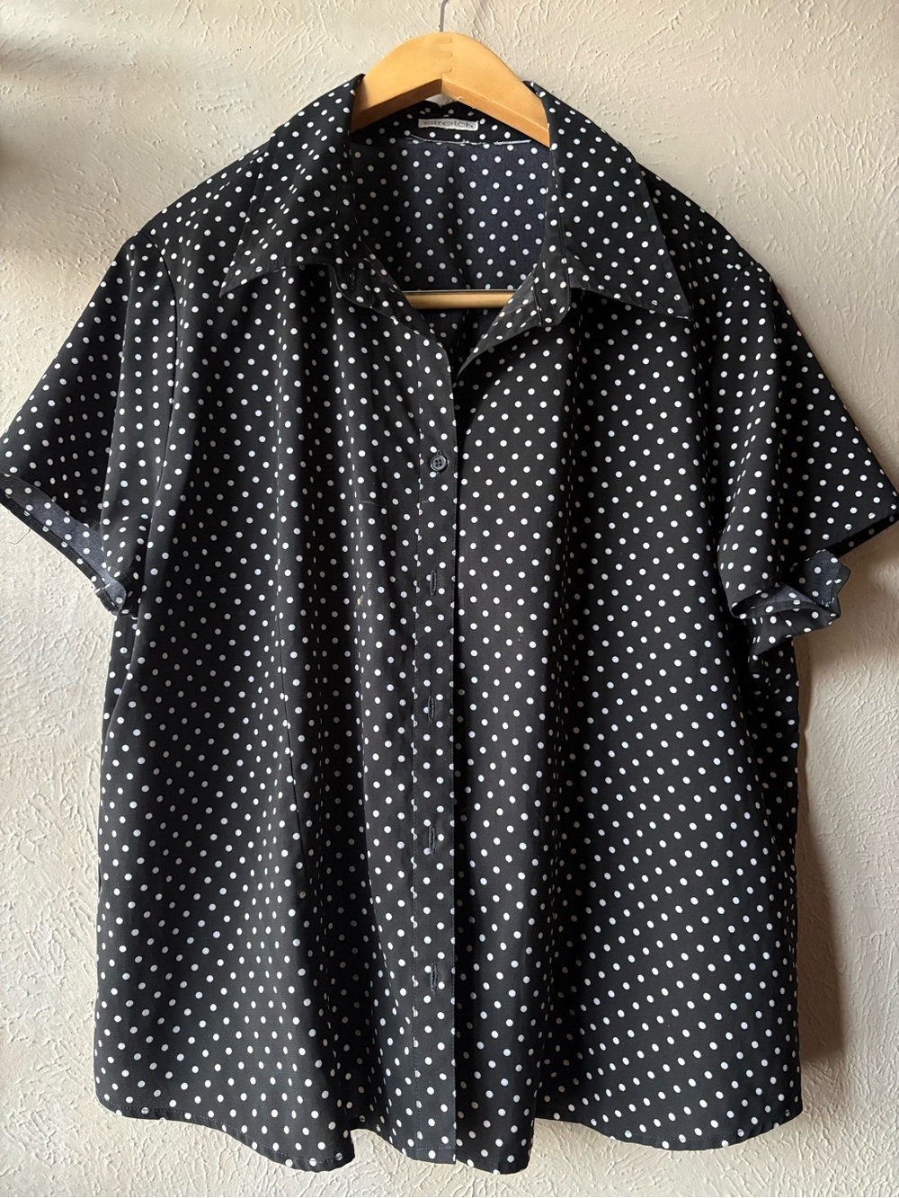 Men's Black Polka Dot Short Sleeve Button-Down Shirt